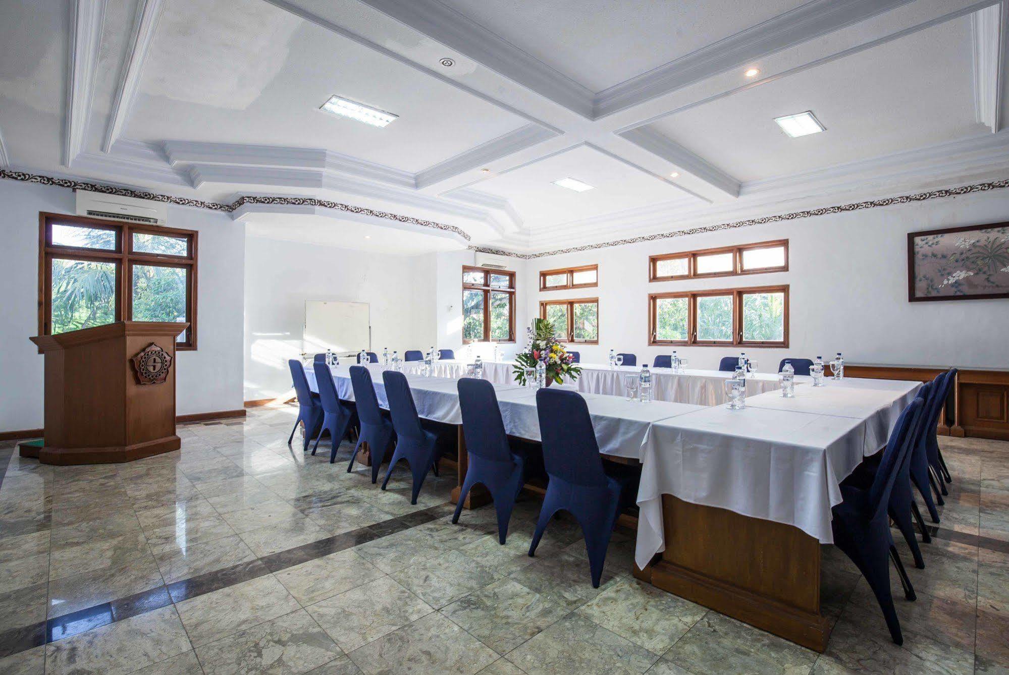 Vila Shanti Beach Front Hotel Sanur Екстер'єр фото